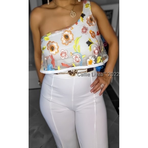 Beautiful, Floral Shoulder Ruffle Jumpsuit - Picture 2 of 4